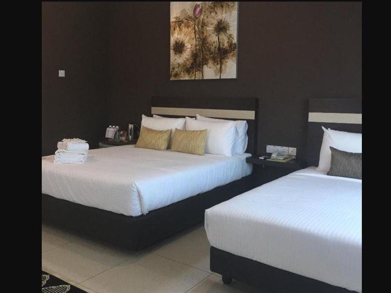 Chemara Boutique Hotel Miri Exteriör bild
