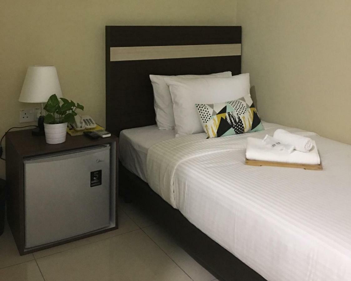 Chemara Boutique Hotel Miri Exteriör bild